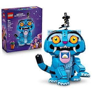 825-piece LEGO KPop Demon Hunters set displaying buildable Derpy Tiger and Sussie Bird characters from the movie.